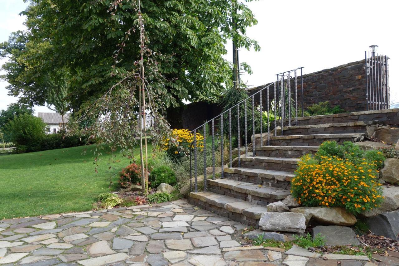 Hotel A Restaurace Palfrig Stara Ves nad Ondrejnici Exterior foto